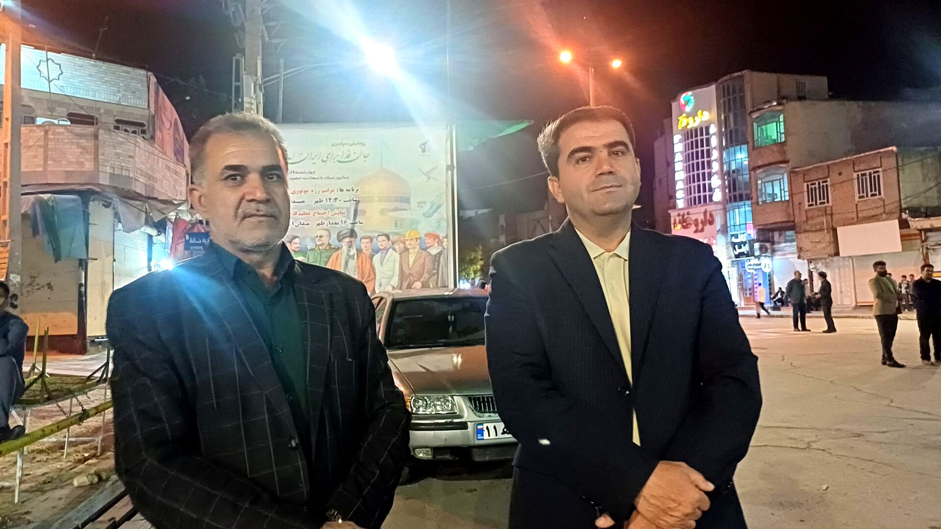 شبِ همدلی و حضور پرشورکوهدشتی‌ها در میدان امام خمینی(ره)