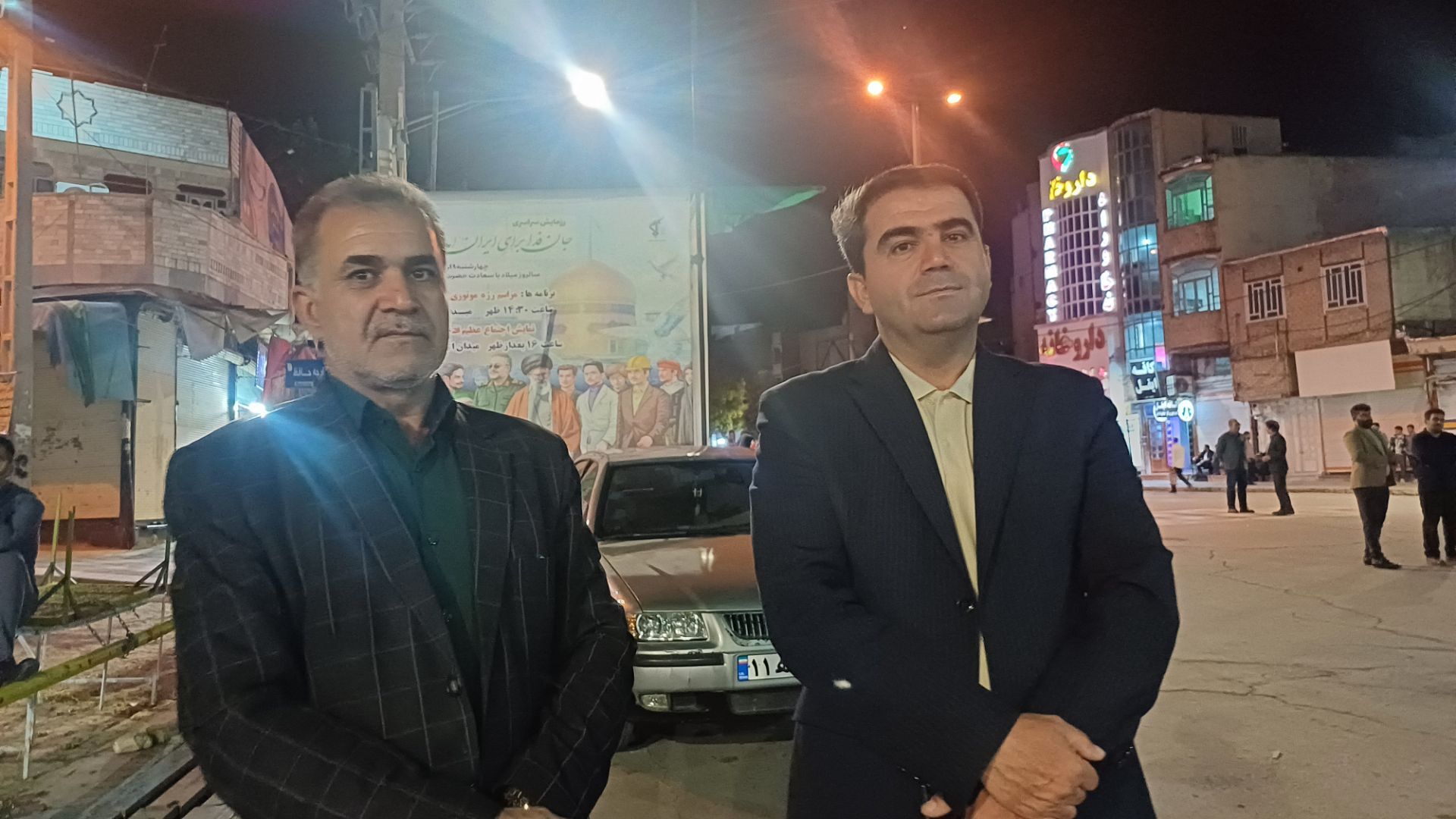 شبِ همدلی و حضور پرشورکوهدشتی‌ها در میدان امام خمینی(ره)