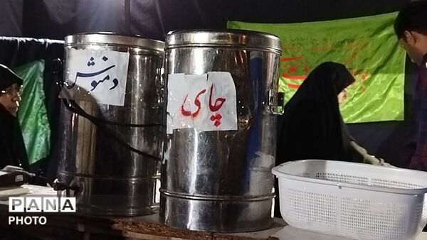 غرفه کانال حسینیه امام خامنه ای و رسانه امام رضا در دویست و شانزدهمین شب از اجتماعات مردمی نیشابور 