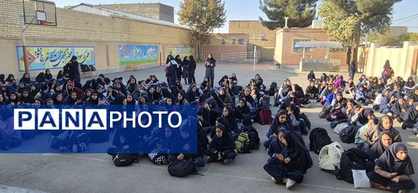 آیین بزرگداست میلادحضرت زینب(س) و روز پرستار در دبیرستان وکیلی ۶۶ نیشابور