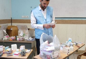 ارائه خدمات پزشکی رایگان به مردم ساوجبلاغ  توسط گروه جهادی سلامت 