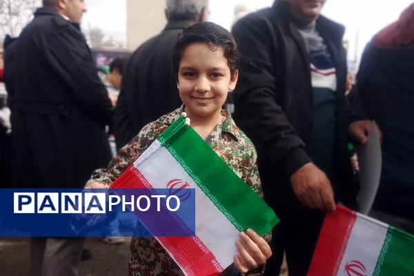 تولد چهل‌وهفت سالگی انقلاب‌اسلامی‌ایران در شهرستان اسلامشهر با مشارکت هزاران نفر از اقشار مختلف