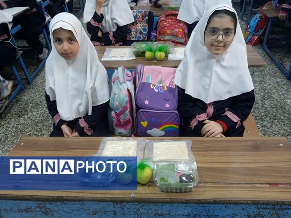 افطاری دانش آموزان روزه اولی مدرسه دخترانه هدی یک شهرستان قدس