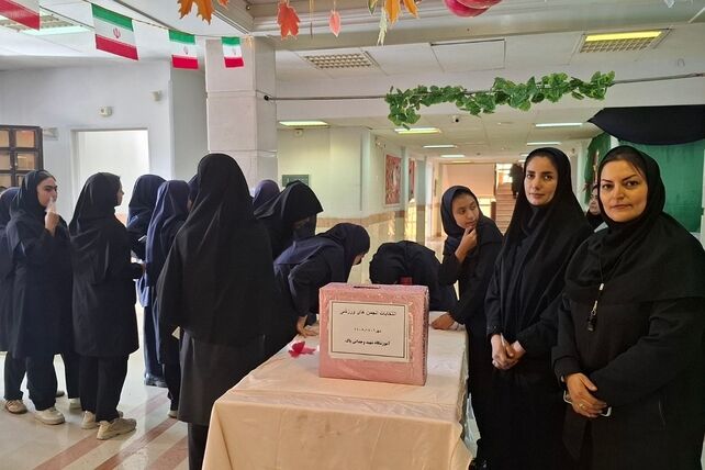 انتخابات انجمن های ورزشی آموزشگاه شهید وجدانی پاک چهاردانگه