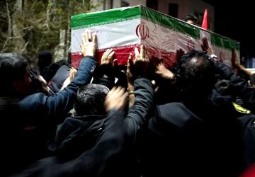 وداع با یک قهرمان از جنس خود