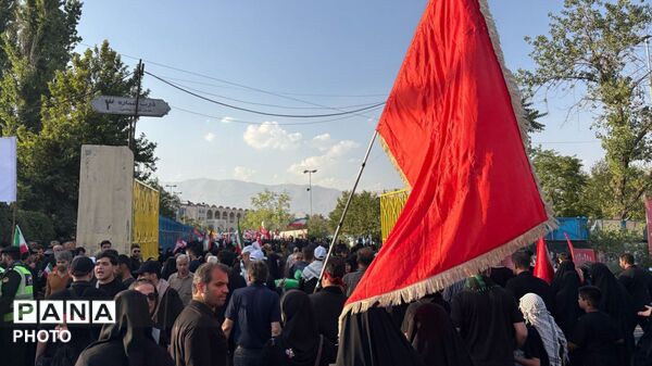 مصلای تهران با فریادِ باید برخاست لرزید