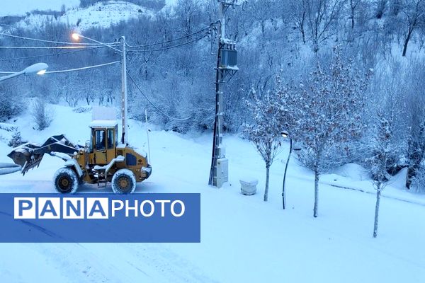 برف بارید و خدا پاکی خود را به شهر زیبایی بار هدیه کرد