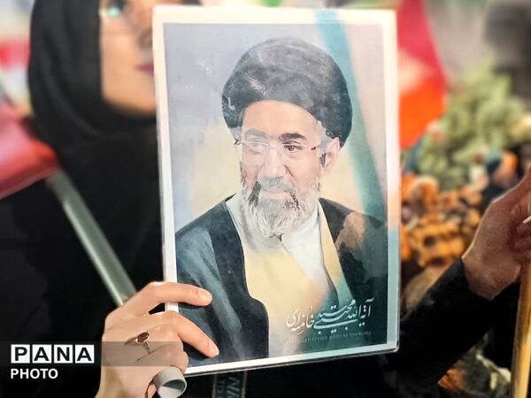 خروش ملت ایران در شب نود و پنجم حماسه میدان داری-١