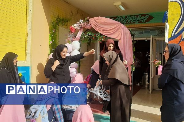 آیین باشکوه بازگشایی مدارس در سال تحصیلی ۱۴۰۵-۱۴۰۴ منطقه پردیس 