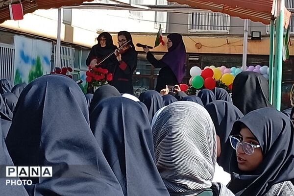 جشن جوانه ها در مدارس ناحیه دو شهرری 