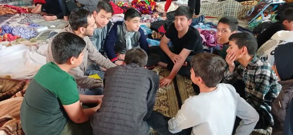  حس و حال معنوی دانش آموزان شرکت کننده در اعتکاف دانش آموزی مسجد مصلی طوقچی اصفهان