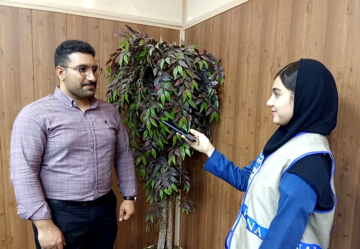 خبرنگار، پل ارتباطی بین مردم و حقیقت است 