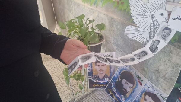 آماده سازی فضای آموزشگاه به مناسبت روز پیروزی انقلاب اسلامی 