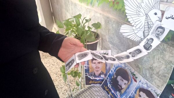 آماده سازی فضای آموزشگاه به مناسبت روز پیروزی انقلاب اسلامی 