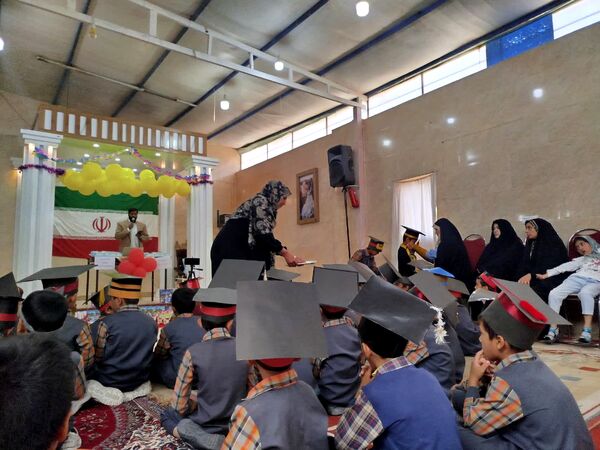 جشن الفبا دانش‌آموزان پایه اول دبستان شهید پسندیده فدافن