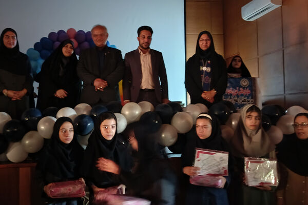 مراسم تجلیل از مقام‌آوران المپیاد رویش ناحیه 4 شیراز