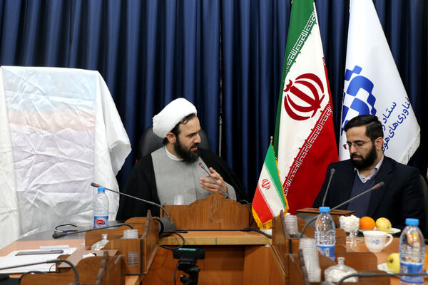 آیین رونمایی از پوستر طرح ملی آموزش هوش مصنوعی «نوآموز»  در قم