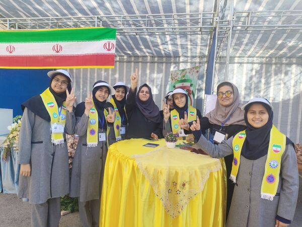  انتخابات شورای دانش‌آموزی در دبیرستان فرزانگان ۴ ناحیه ۷مشهد