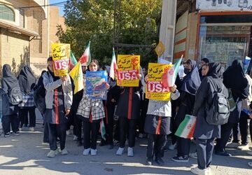 راهپیمایی مردم  منطقه بیرانوند با شعار مرگ بر آمریکا و مرگ بر اسرائیل برگزار شد