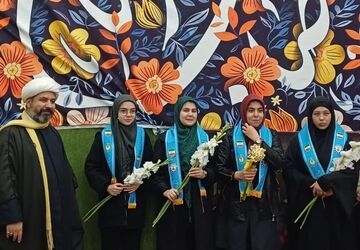 دانش‌آموزان پیشتاز با غبارروبی مزار شهدابا آرمان‌های والای شهدا تجدید پیمان کردند