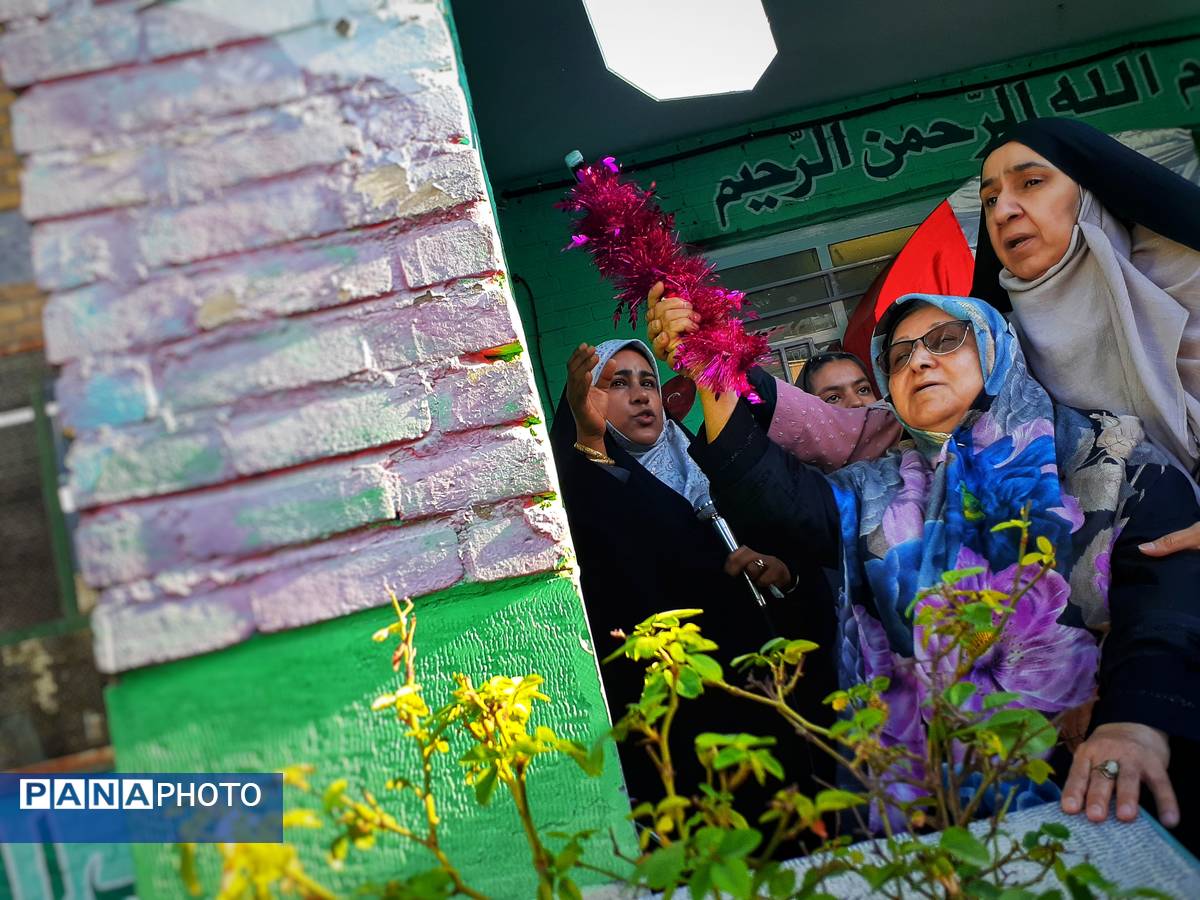 به صدا درآمدن زنگ مهر در مدرسه شایستگان منطقه ۱۶