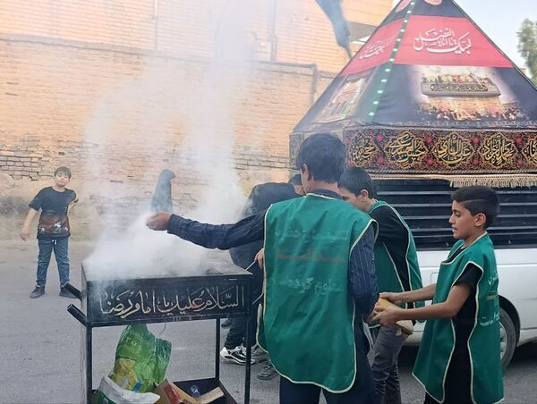 اجتماع بزرگ نوجوانان حسینی در دسته عزای احلی من العسل در کاشان