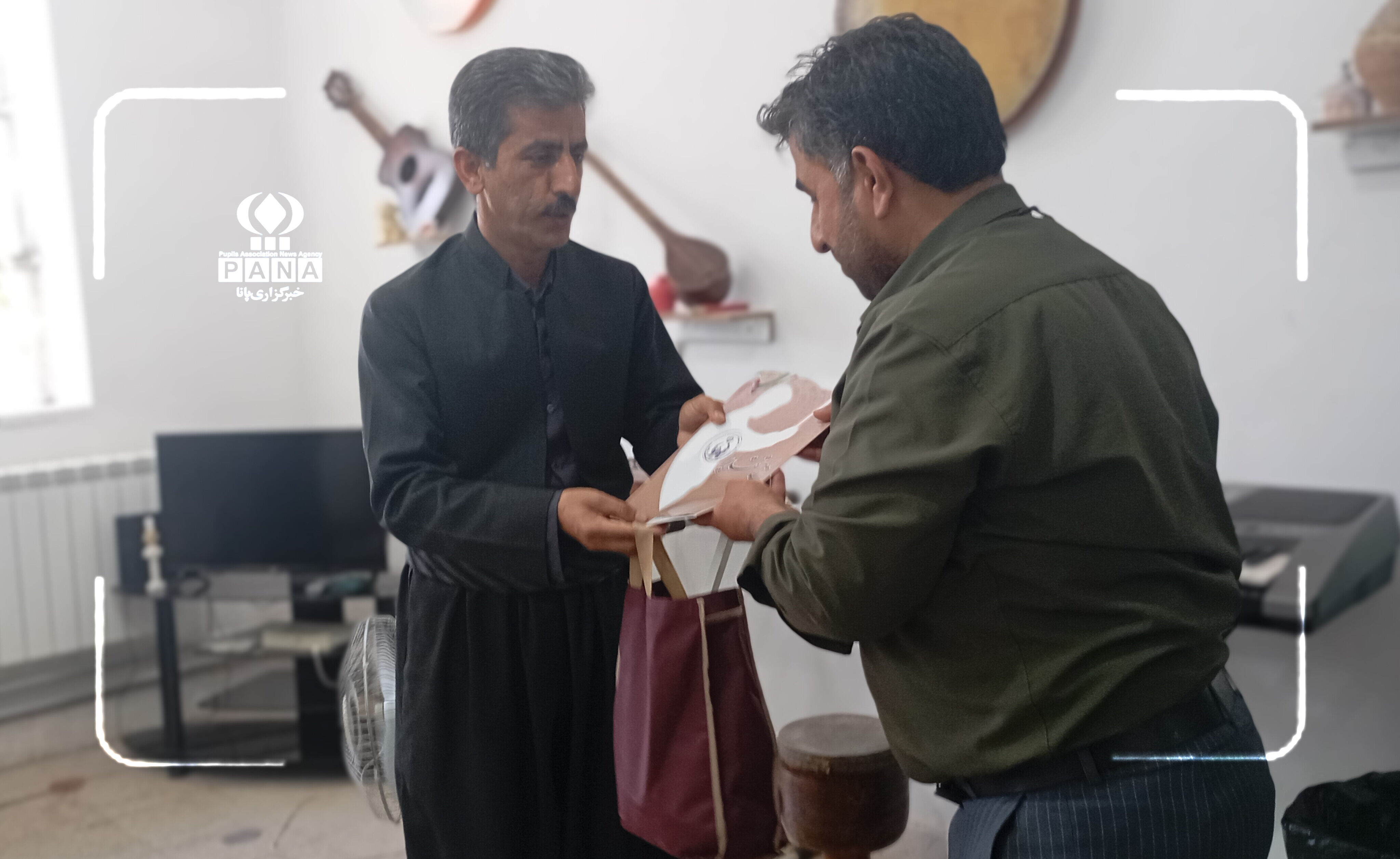 تجلیل مدیر کمیته امداد امام خمینی (ره) شهرستان دهگلان از کانون‌های فرهنگی و تربیتی دهگلان 
