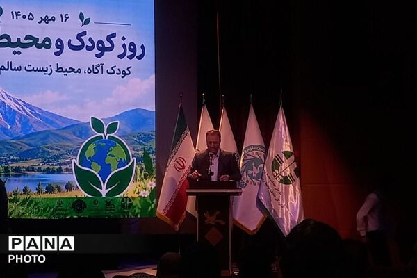 تجلیل از برگزیدگان پویش قصه‌نویسی ماکان نصیری