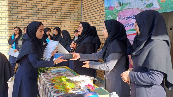 زنگ مهر با طنین مقاومت در دبیرستان دارالفنون 