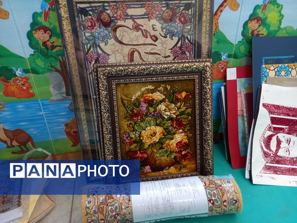 داوری آثار هنری مسابقات فرهنگی هنری آموزش و پرورش ناحیه ۳ 