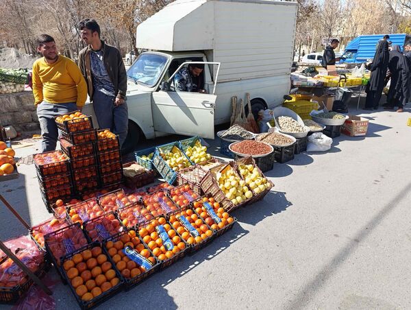 بازار شهر سفیددشت در آستانه عید نوروز