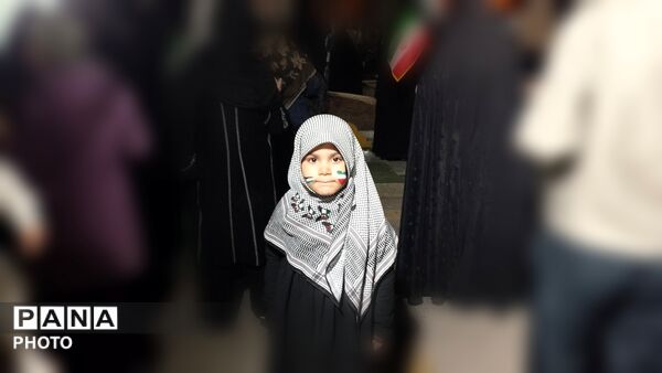 حضور حماسی مردم در راهپیمایی وحدت‌ آفرین بروجرد