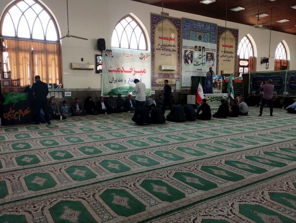 برپایی میز خدمت به‌مناسبت هفته دولت در میاندورود 