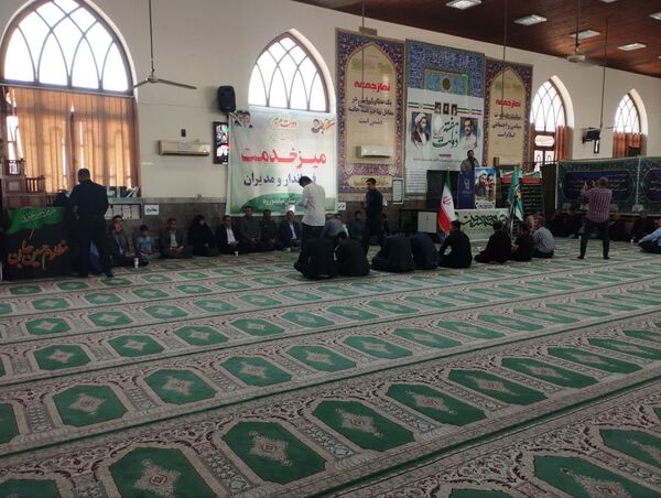 برپایی میز خدمت به‌مناسبت هفته دولت در میاندورود 