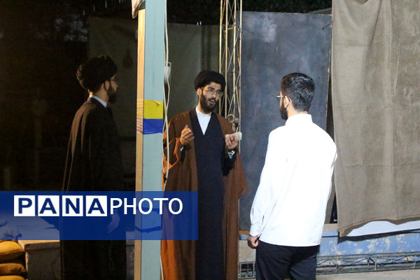 روایتگری طلاب جوان در یادواره شهدای مدرسه حقانی قم