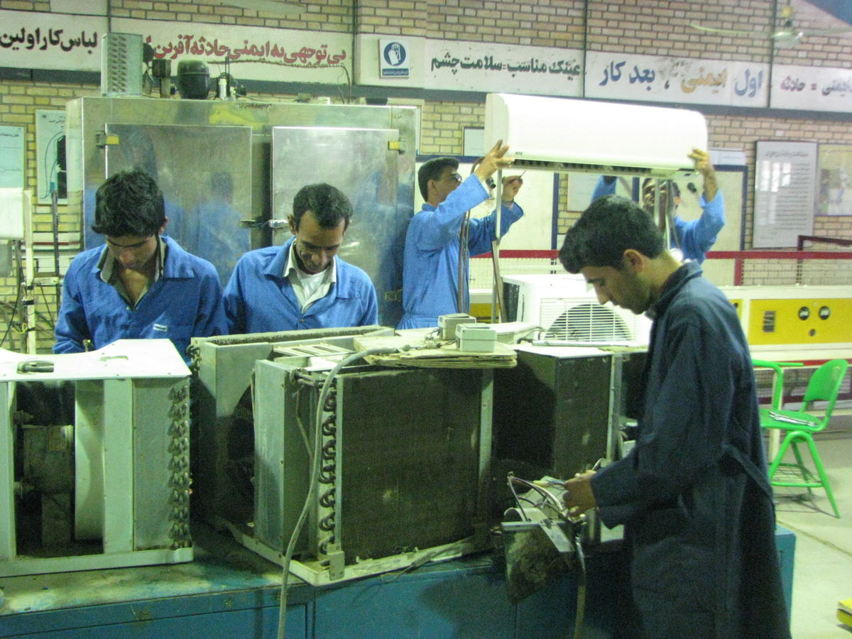 فعال‌سازی کارگاه‌های هنرستان‌ها با هدف آموزش پودمان‌های جامانده دروس کارگاهی