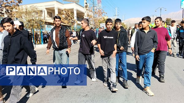 حضور پرشور اقشار مختلف مردم کهگیلویه و بویراحمد در راهپیمایی یوم‌الله ۱۳ آبان