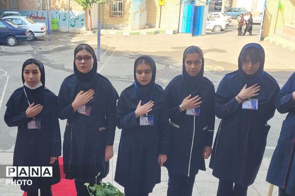 درخشش استعدادهای علمی مرحله استانی دوازدهمین جشنواره نوجوان خوارزمی در بهارستان‌دو