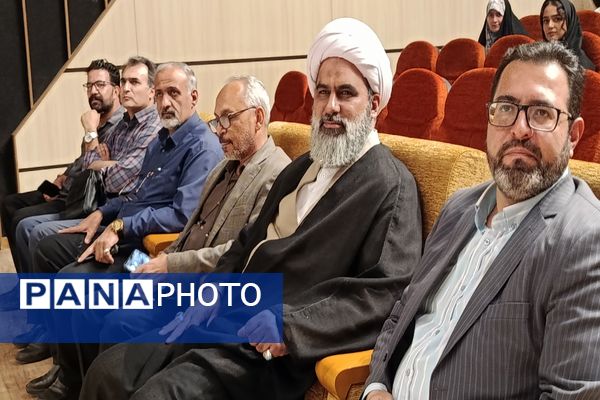 برگزاری نشست صمیمانه هنرمندان و فعالان عرصه رسانه در شهرستان ملارد