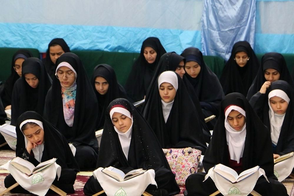 برگزاری محفل انس با قرآن ویژه دانش‌آموزان شهرستان‌های تهران در شهر ری