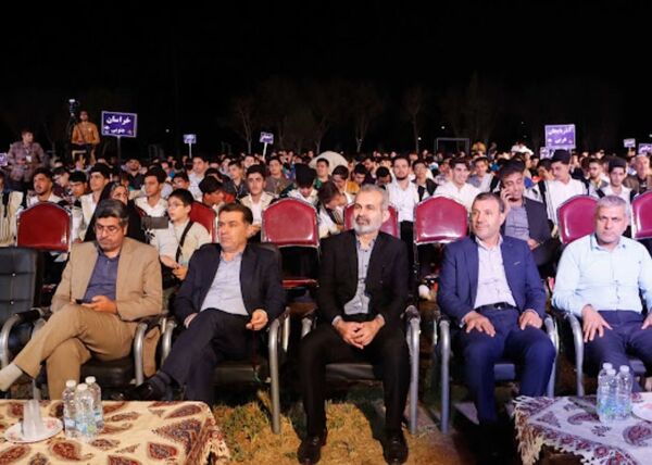 چهل و دومین جشنواره فرهنگی هنری با شعار «با امید به سمت قله برای ایران» 