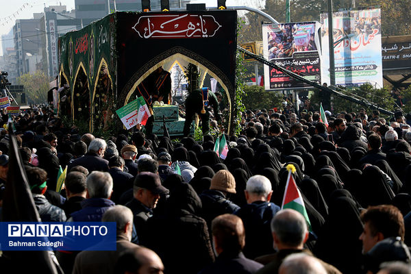 تشییع پیکرهای ۱۰۰ شهید گمنام از مقابل دانشگاه تهران