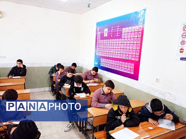 برگزاری امتحانات نوبت اول در دبیرستان میثاق کاشمر