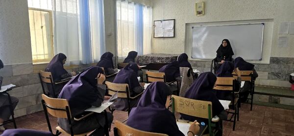 برگزاری مرحله اول آزمون جامع در دبیرستان رضوان