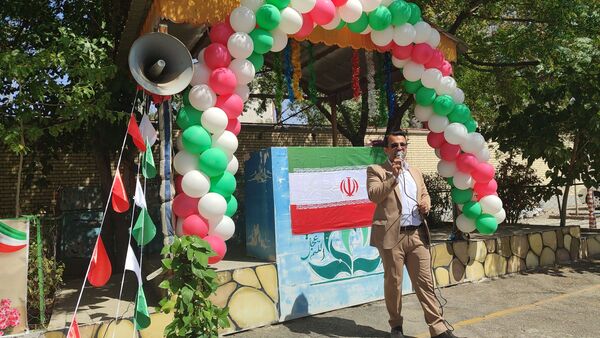 آیین نواختن زنگ مهر، ایثار و شهادت در دبستان شاهد حاج تقی آقا بزرگ ناحیه یک مشهد 