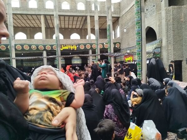 همایش شیرخوارگان حسینی با حضور خیل عظیمی از عزاداران در فاروج 