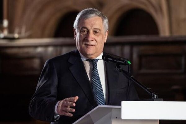 رایزنی وزیر خارجه ایتالیا با سفرای کشورهای غرب آسیا درباره تنگه هرمز