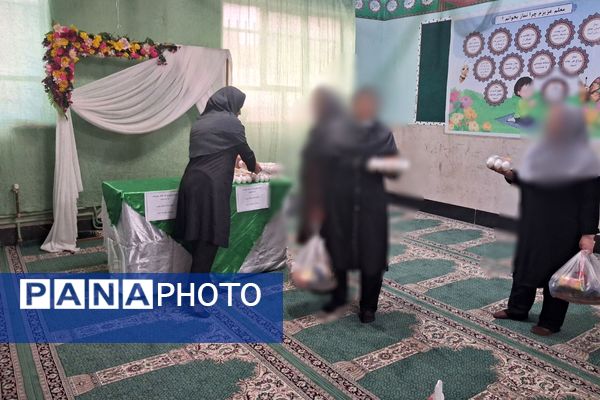 توزیع بسته‌های معیشتی در مدرسه عمار نصیرشهر