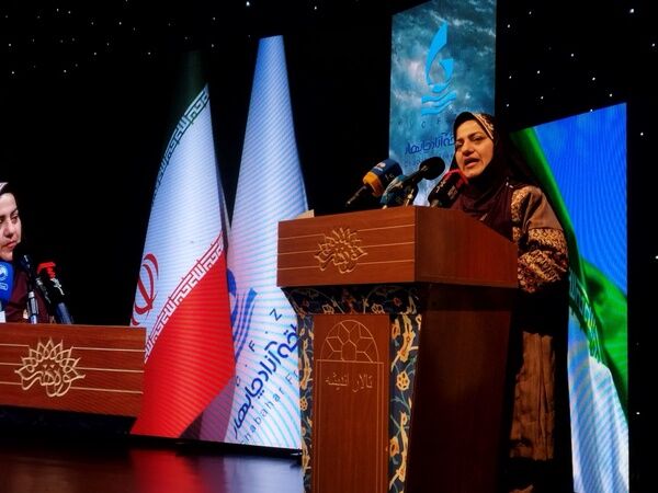 مراسم تقدیر از بانوان نام‌آور سیستان و بلوچستان برگزار شد