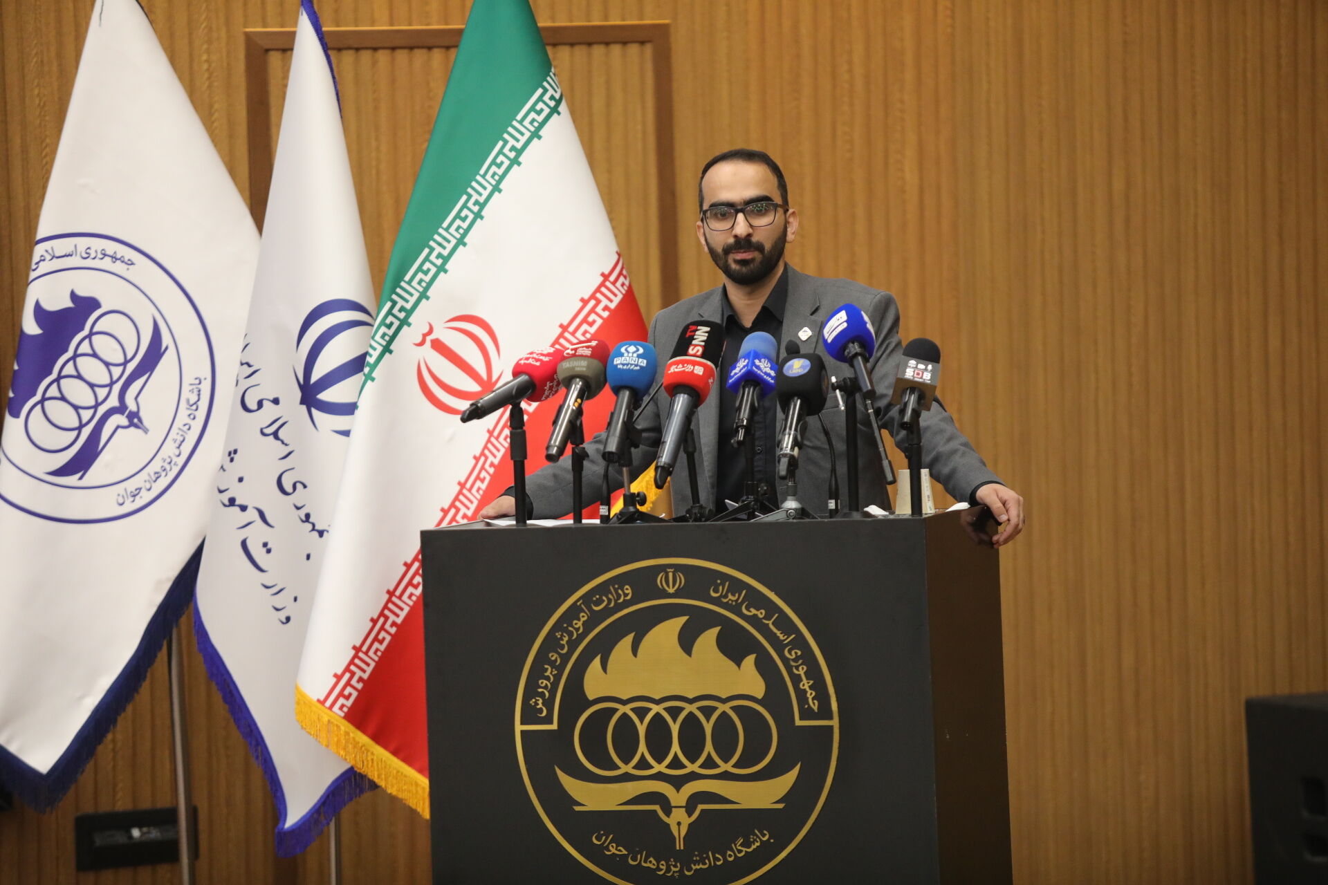 دانش‌آموزان المپیادی در سخت‌ترین شرایط هم ایستادند و برای اقتدار علمی ایران تلاش کردند